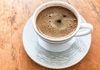 Овие 3 знаци покажуваат дека пиете премногу кафе