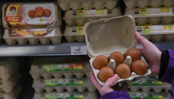 Цените на јајцата пред Велигден ќе се покачат за 50 отсто, една табла ќе чини над 300 денари