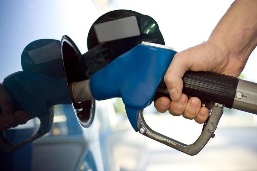 ПОСЛЕДЕН ПАД НА ЦЕНАТА ЗА 2018: По оваа цена ќе точите горива од денес