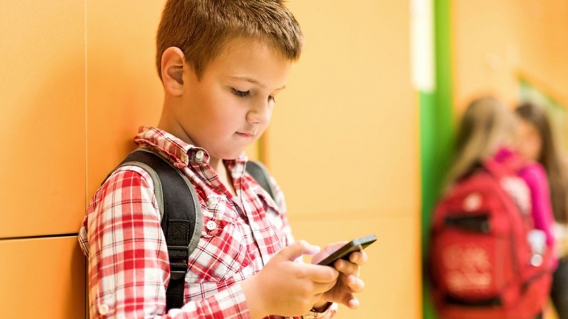 Како да одлучите дали детето треба да го добие првиот мобилен телефон?