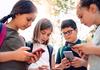 Во Австралија малолетниците ќе користат социјални мрежи само со „дозвола од родител“