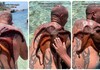 (ВИДЕО) Италијанец влезе во морето во Грција, но излезе со октопод на грбот, еве што се случи