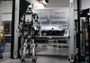 Погледнете: Вака роботите ќе ги прават нашите автомобили во иднина