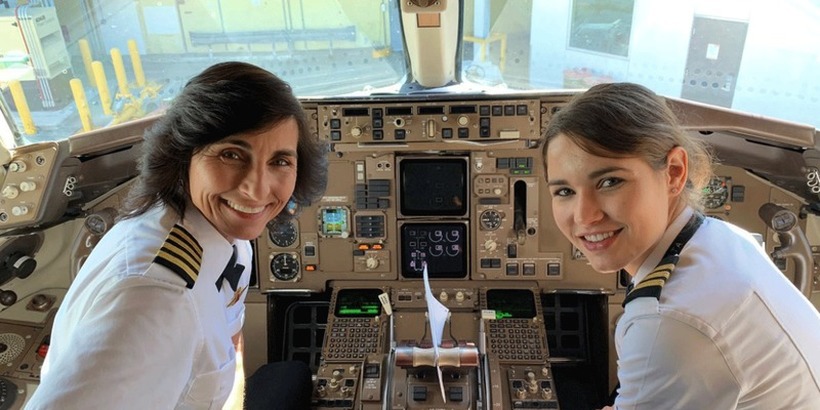 Тимската работа е клуч за да “летате високо“: Мајка и ќерка пилоти го инспирираат светот