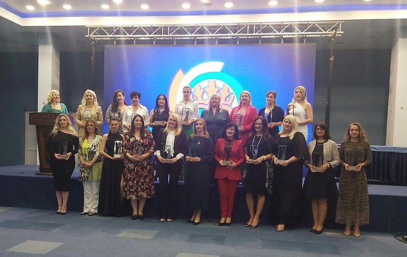 Директорка на ТриглавОсигурување – Живот, Вилма Учета Дузлевска, прими награда на Изборот за најуспешни жени