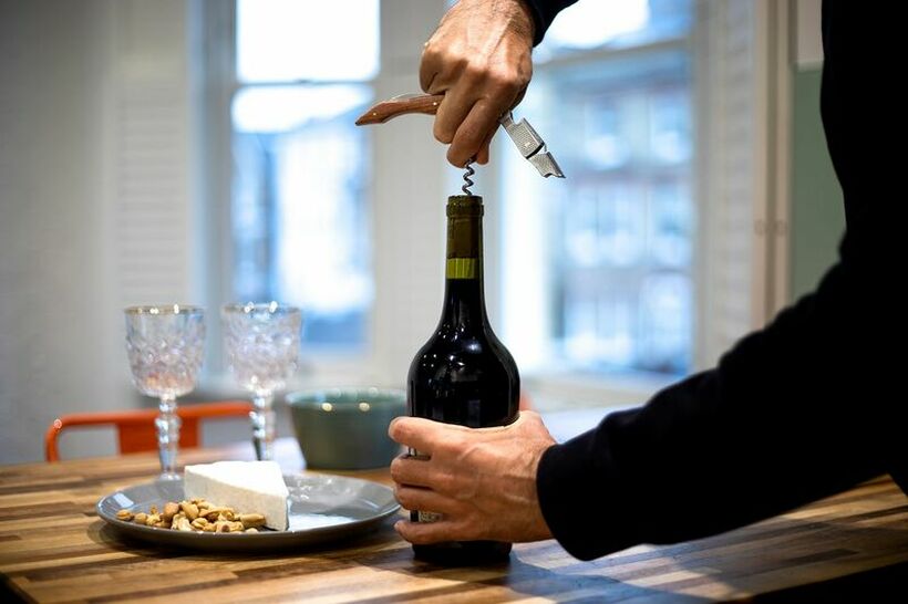 Колку трае виното откако ќе се отвори шишето?