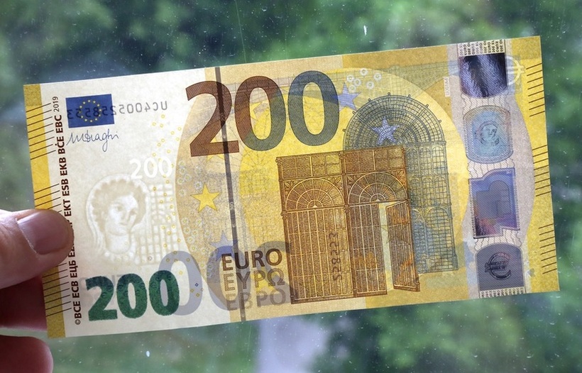 ЕВРОТО СЛАВИ 20 ГОДИНИ: Втора најбезбедна валута по доларот