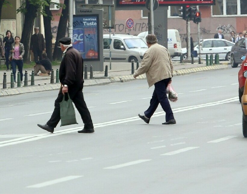50 евра казна за пешаци кои претрчуваат улица, а ќе одат и на час по сообраќајна култура