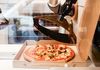 Робот кој може да произведува пица на секои 45 секунди