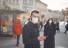 Британски епидемиолог: Носењето маски може да трае со години