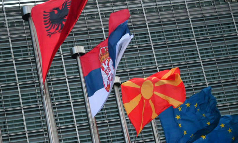 ЕУ ќе ги намали цените на роамингот за Западен Балкан по летните одмори идната година