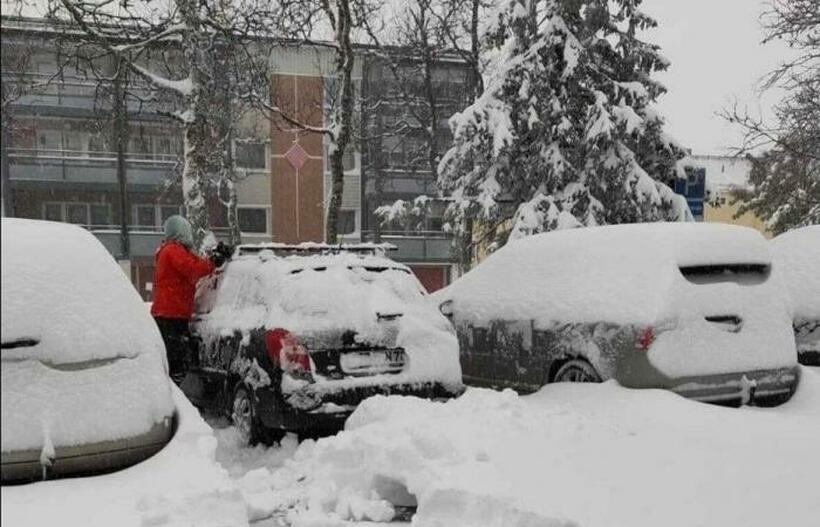 ЕВРОПА ПОД СНЕГ – утрово жителите на овој град ги разбудило 38 сантиметри снег, студениот циклон завеа сè  пред себе