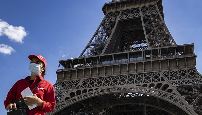 Франција ги заострува мерките за жителите и туристите, нови правила за посета на знаменитости