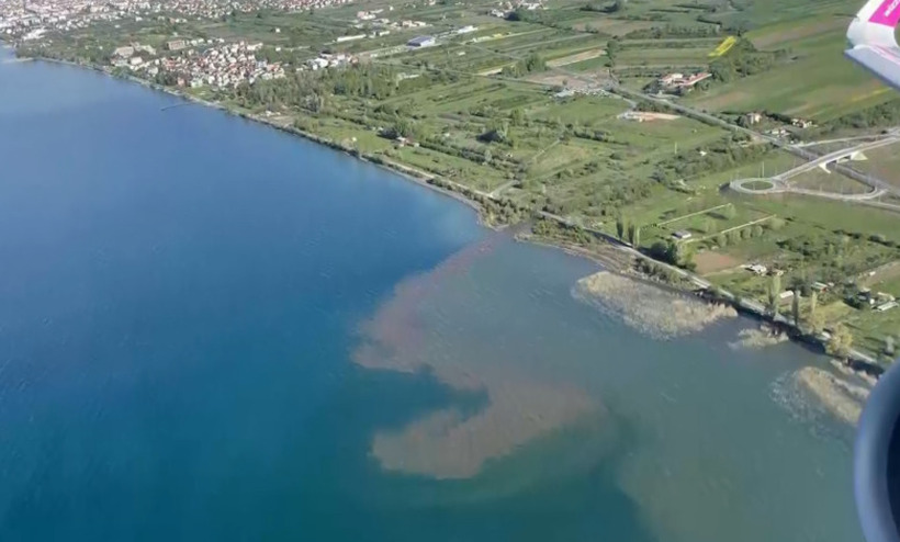 Загадувањето на Охридското езеро алармантно – водата во одредени делови темно кафеава