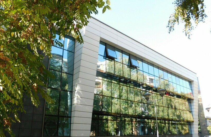 Зградата на „Бетон“ на банкарски оглас за 5 милиони евра