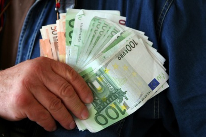 Од денес минималната плата во Црна Гора ќе изнесува 450 евра