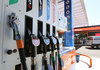 Србија ја ограничи цената на горивата