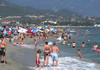Грција се отвора за туристите од 1 мај, цените на плажите повисоки од лани: Еве колку ќе ве чини ГИРО, кафе…