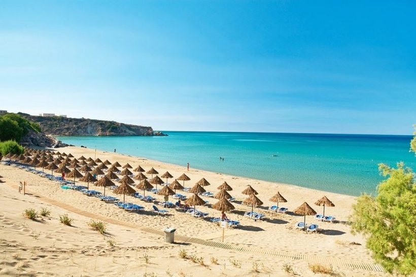 Колку пари навистина треба да потрошите летово за да изнајмите лежалки во Грција?