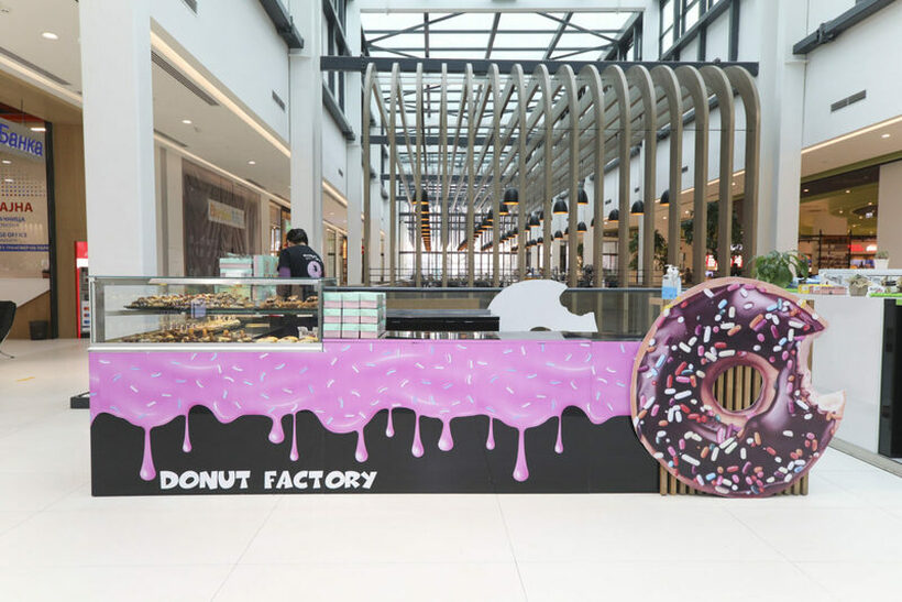 Кој стои зад брендот Donut Factory?