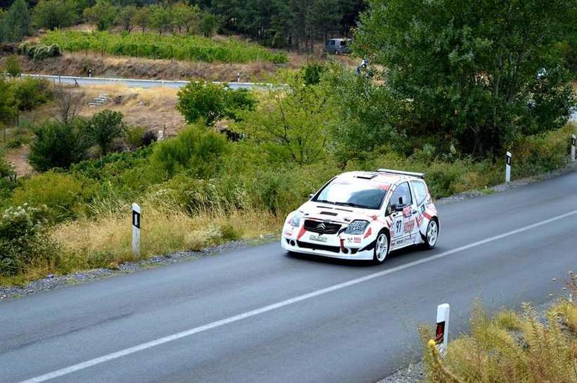 Поради натпревар во автомобилизам викендов прекин во сообраќајот на патниот правец кон Пониква