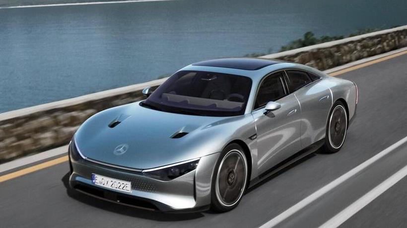Електричен автомобил на Mercedes ја надмина бариерата од 1.000 километри и ја престигна Tesla
