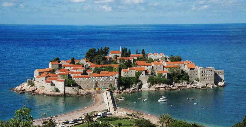 Од идната недела Црна Гора се отвора за туристи