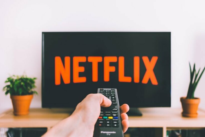 Netflix почна да наплаќа дополнителни корисници надвор од основното домаќинство во Европа
