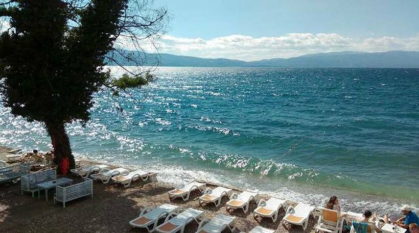 Летово на плажа во Охрид - Оваа сезона уредени плажи на 13 локации
