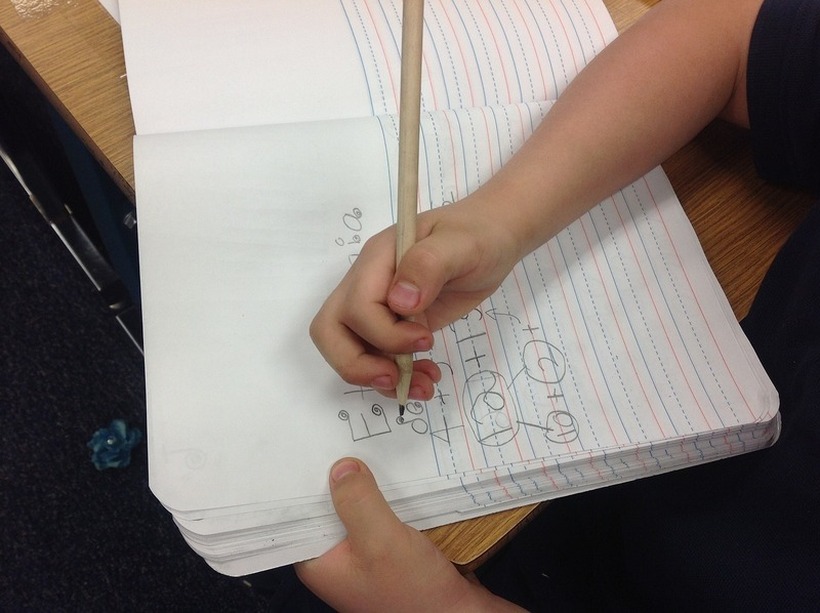 Вратете ги моливот и тетратките – Откриена огромна разлика помеѓу пишувањето со рака и на тастатура