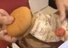Како изгледа Мекдоналдс хамбургер по 24 години седење во кеса?