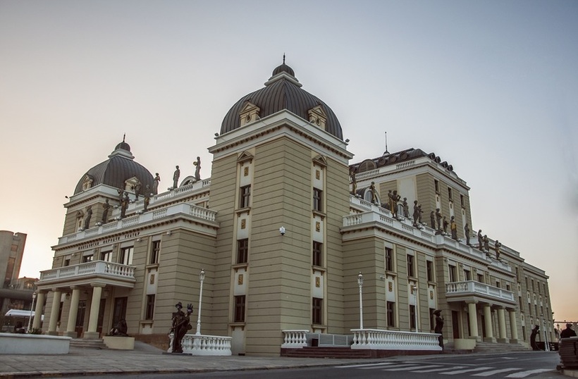 ПЛАТИ до 32.650 денари: Вработување Македонски народен театар Скопје