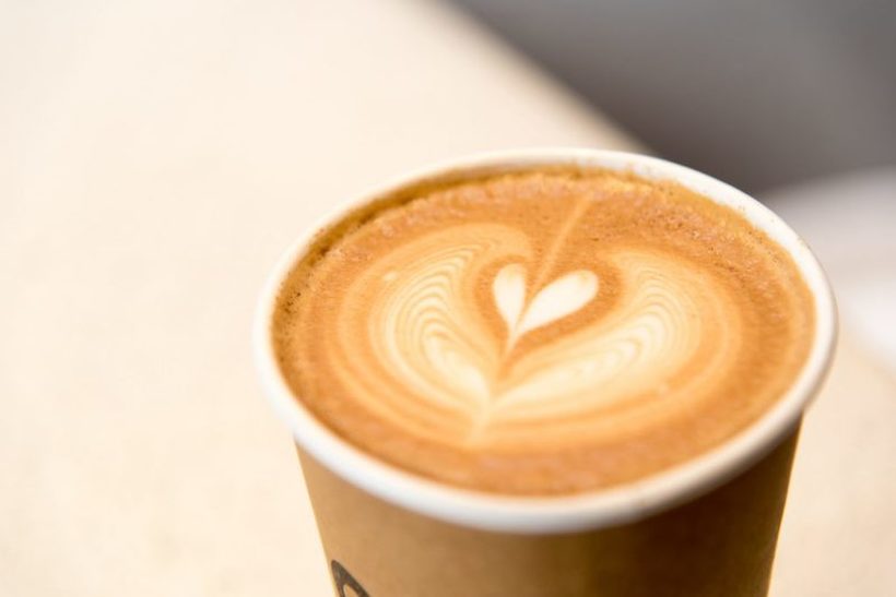 Кога е најдобро време да го испиете вашето прво утринско кафе?