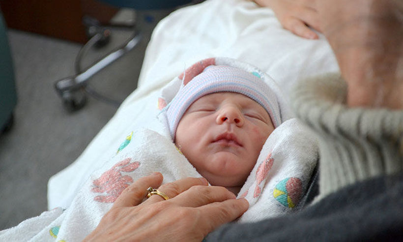 Се роди најголемото бебе во Македонија