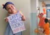 Хероина на денот, малата Дарија по 9 месечна борба ја победи леукемијата, за рака со братчето ја напушти Детската клиника во Скопје (ВИДЕО)