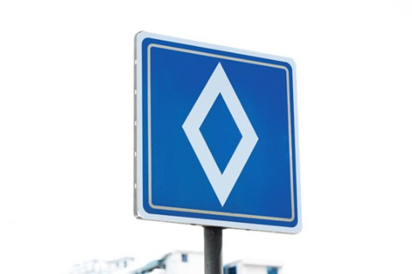 Французите воведуваат нов сообраќаен знак на своите улици, а еве која му е функцијата