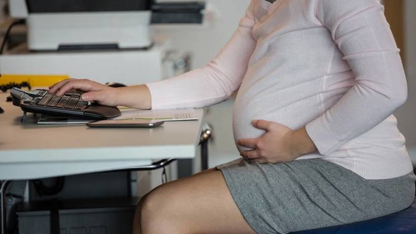 Казна од 3.000 евра за работодавачот ако отпушти од работа бремена жена