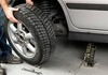 МОРА ДА СЕ ЗНАЕ: При замена на гума, ова правило мора да се почитува