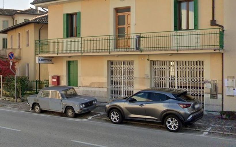 Паркиран автомобил во Италија 47 години привлекува туристи
