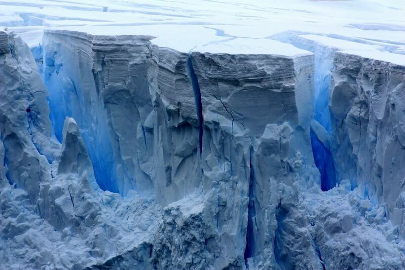 Научниците пронајдоа древен изгубен свет длабоко под мразот на Антарктикот