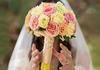 Најважен ритуал на свадба: Еве зошто невестите го фрлаат бидермаерот