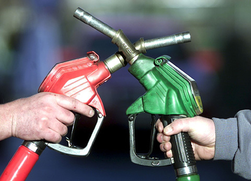 Од полноќ за 2,50 денари поскапува дизелот - Големо зголемување на цените на горивата