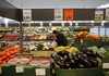 Месо и сирење понесете од дома, зеленчук ќе си купите таму – еве ги цените во маркетите во Грција