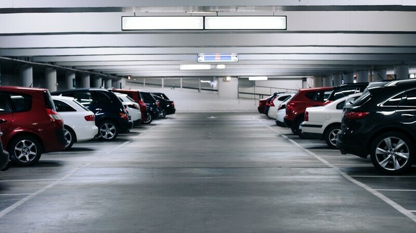 Да губите нерви за паркинг или да си купите гража – цените скокнаа до 16.000 евра