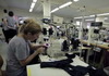 Текстилниот сектор се потешко доаѓа до работници