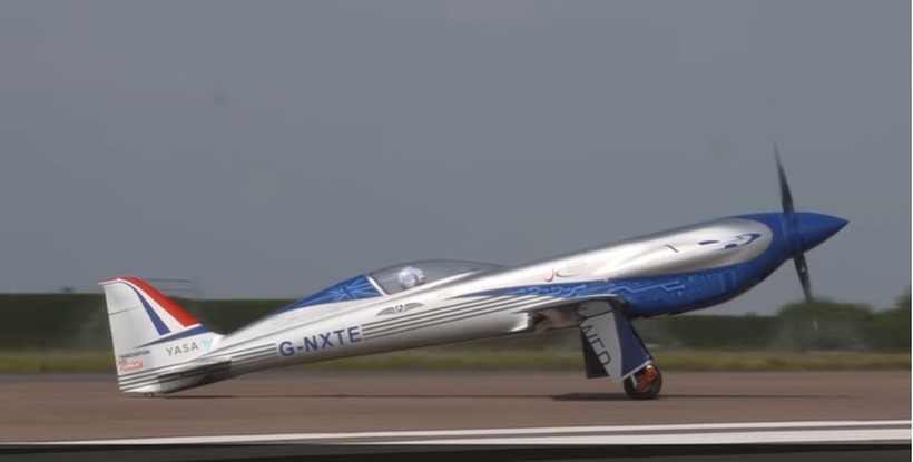Електричниот авион на Rolls-Royce го направи првиот пробен лет