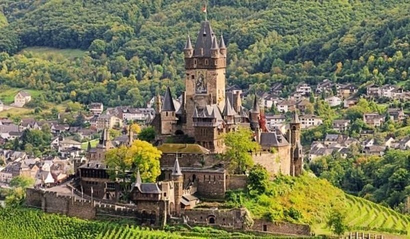 Од замок до бункер во кој се чувале милијарди германски марки: Град што сè уште e енигма за туристите