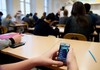 ДА за забрана на мобилните телефони во македонските училишта