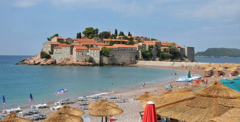 Црна Гора објави листа со земји на чии граѓани ќе им биде дозволен влез во државата без негативен ПЦР тест