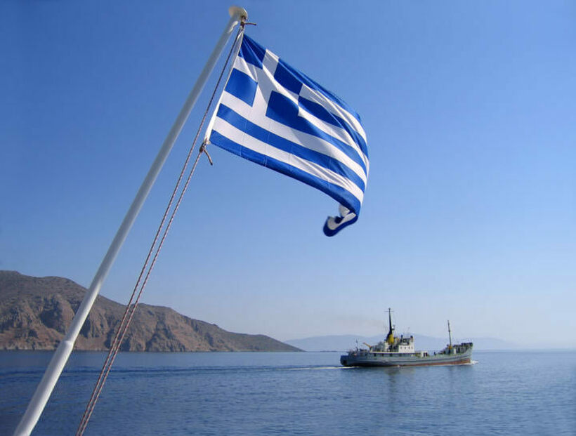 Новите пасоши ја уништија претсезоната – многу нашинци ќе ја видат Грција во септември наместо во мај